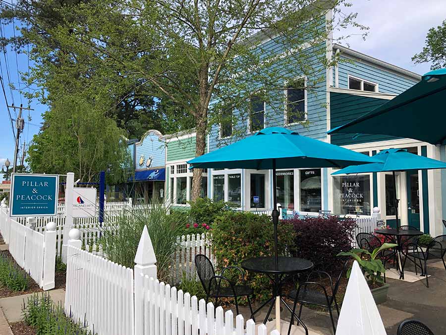 Shops and restaurants in Irvington, VA