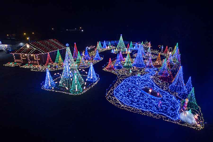 Christmas Light Viewing in Deltaville, VA Rodgers & Burton