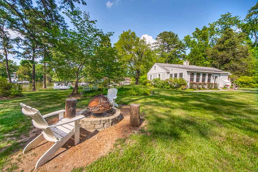Cottage at Cobbs Creek in Mathews