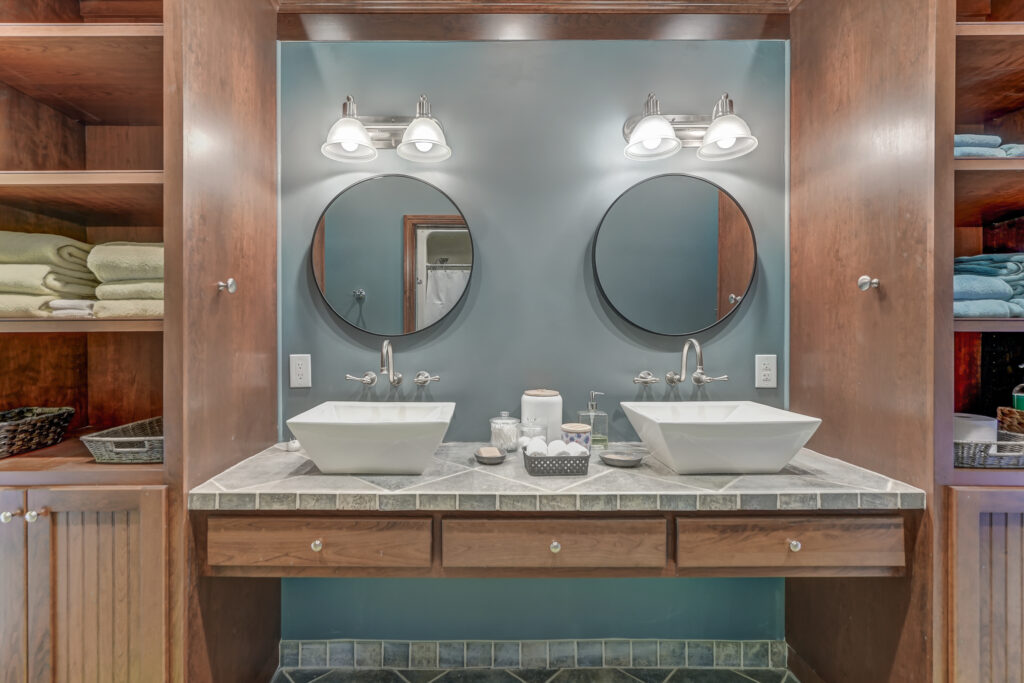 3308 Windmill Pt Rd0581