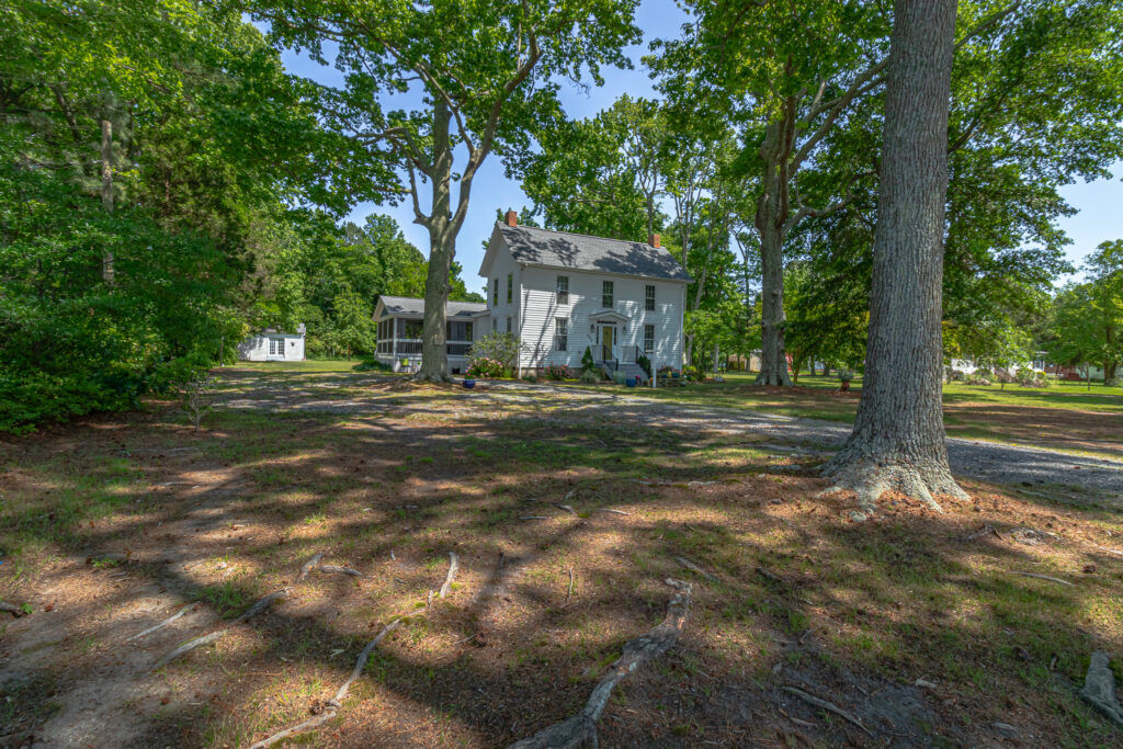 Exteriors (1 of 21)