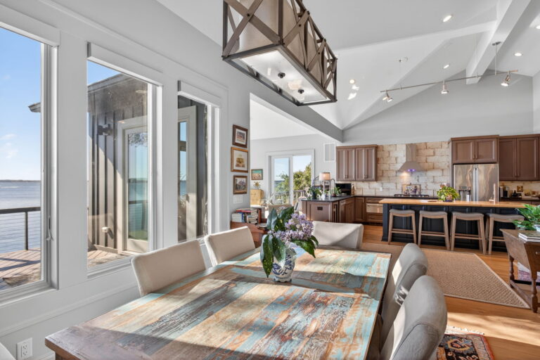 12-web-or-mls-176-king-carter-ln