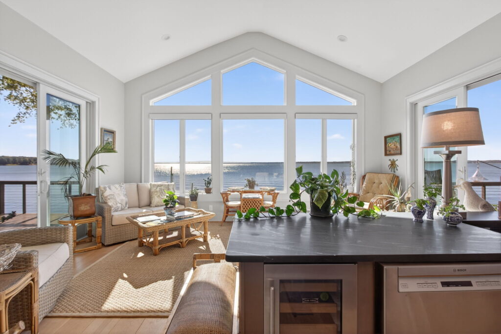 15-web-or-mls-176-king-carter-ln