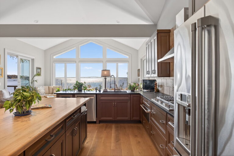 24-web-or-mls-176-king-carter-ln