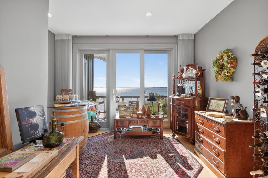 28-web-or-mls-176-king-carter-ln