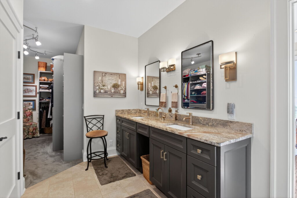 33-web-or-mls-176-king-carter-ln