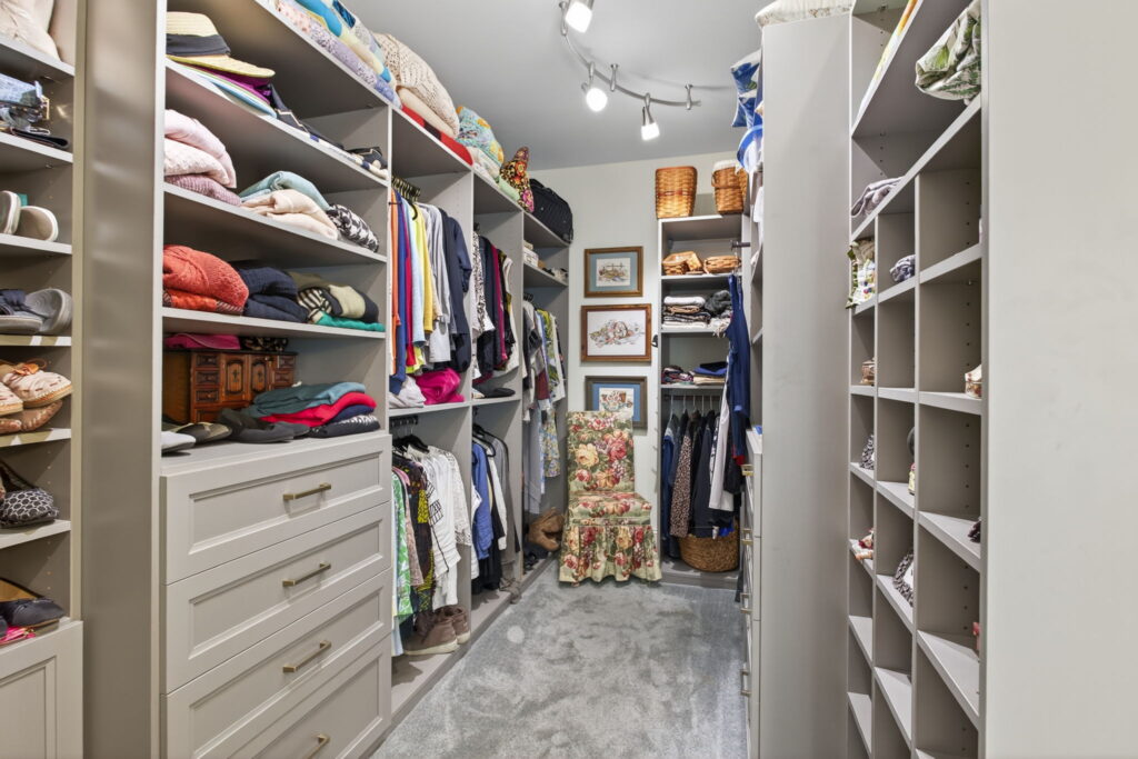 35-web-or-mls-176-king-carter-ln