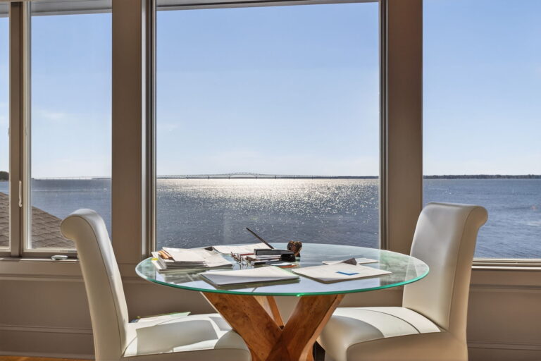 42-web-or-mls-176-king-carter-ln