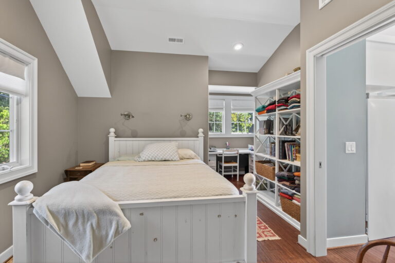 55-web-or-mls-176-king-carter-ln