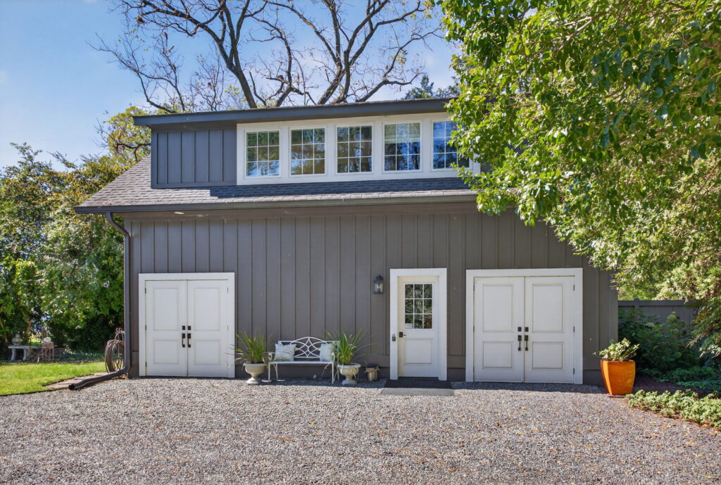 61-web-or-mls-176-king-carter-ln