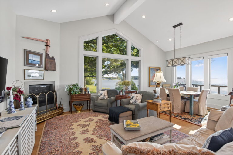 8-web-or-mls-176-king-carter-ln