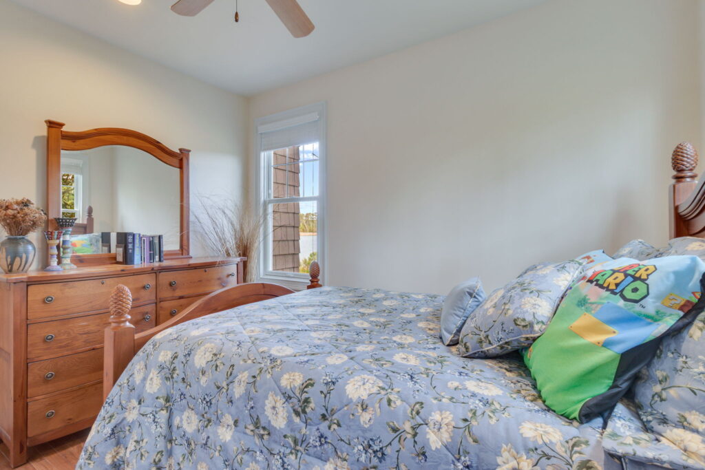 15-web-or-mls-6406 Windmill Point Road (14)