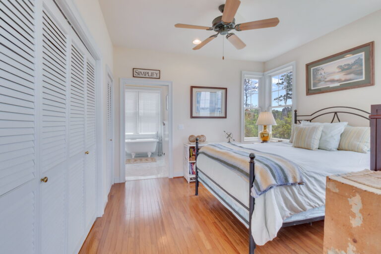 20-web-or-mls-6406 Windmill Point Road (19)