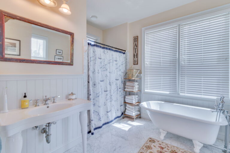 23-web-or-mls-6406 Windmill Point Road (22)