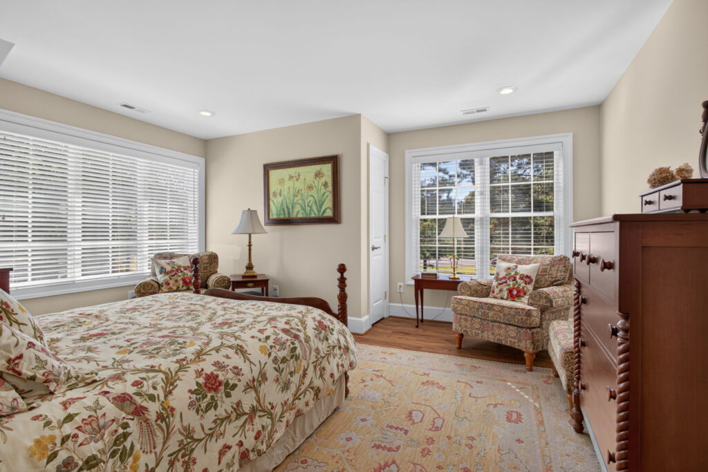 100-web-or-mls-36-hall-farm-dr