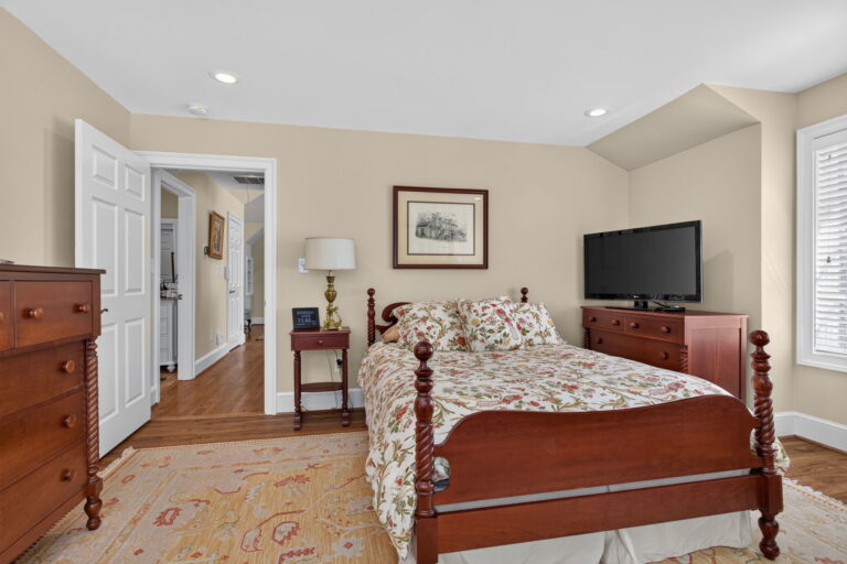 101-web-or-mls-36-hall-farm-dr