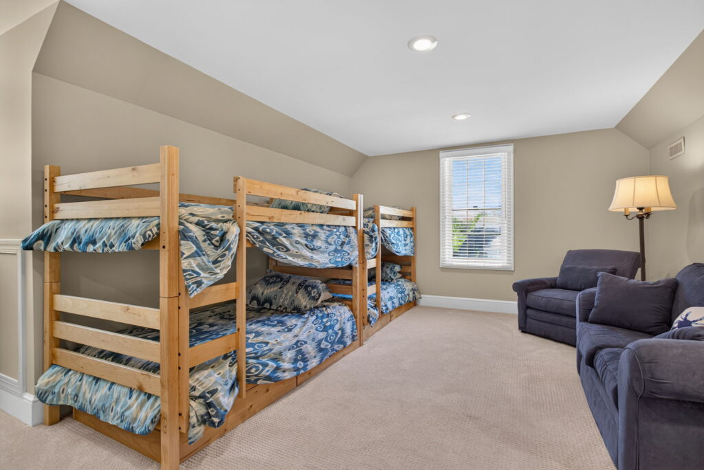 40-web-or-mls-36-hall-farm-dr