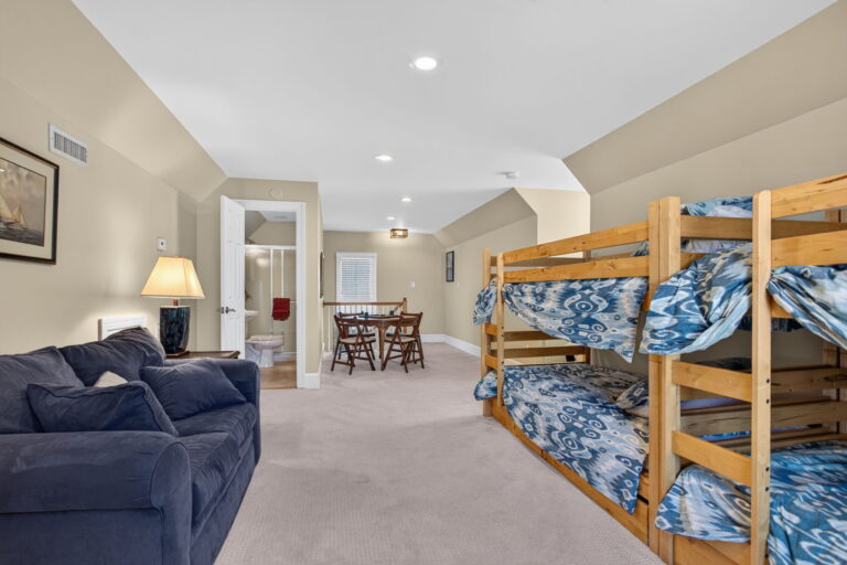 41-web-or-mls-36-hall-farm-dr