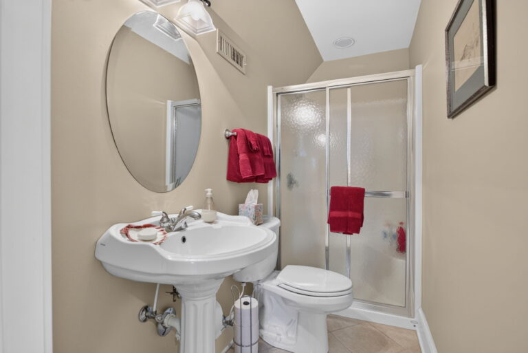 42-web-or-mls-36-hall-farm-dr