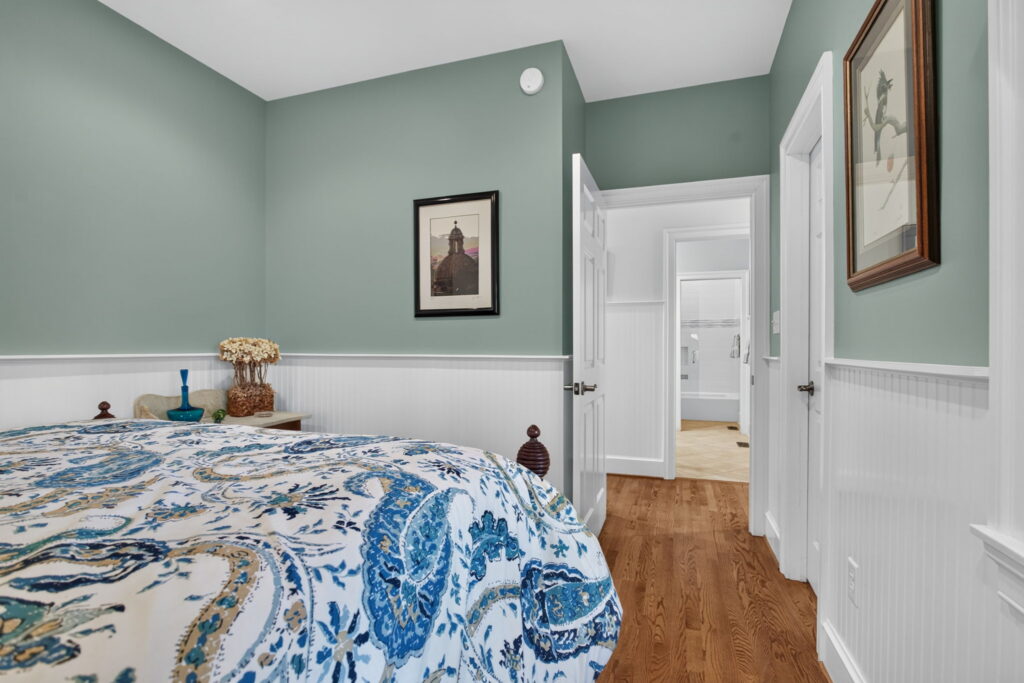 56-web-or-mls-36-hall-farm-dr