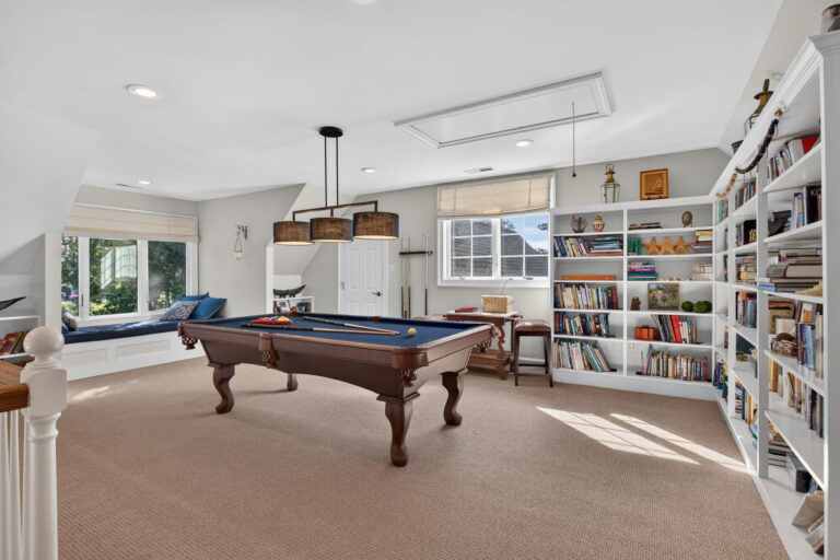 61-web-or-mls-36-hall-farm-dr