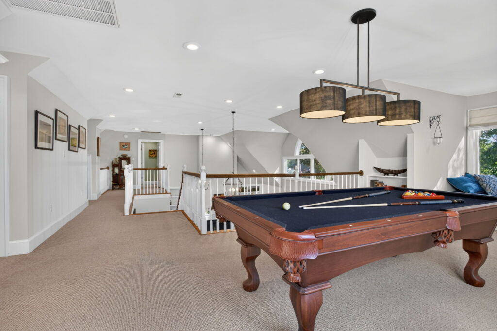 64-web-or-mls-36-hall-farm-dr