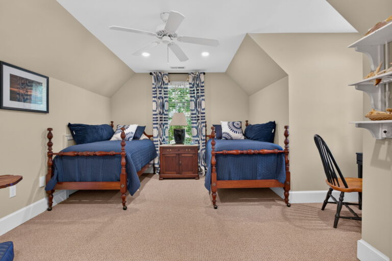68-web-or-mls-36-hall-farm-dr