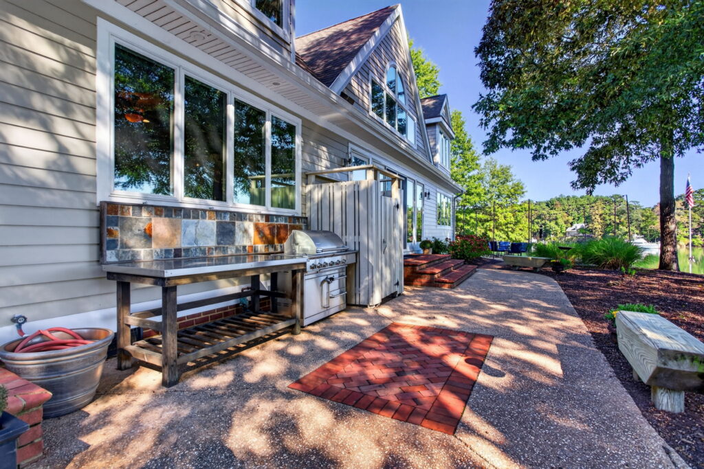 81-web-or-mls-36-hall-farm-dr