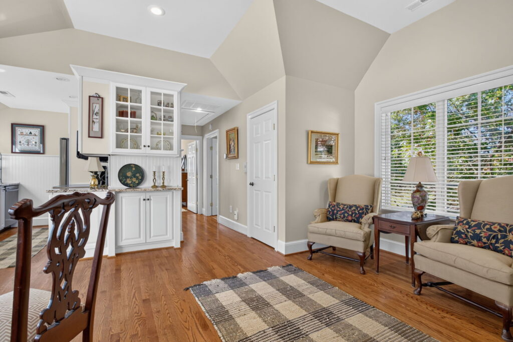 93-web-or-mls-36-hall-farm-dr