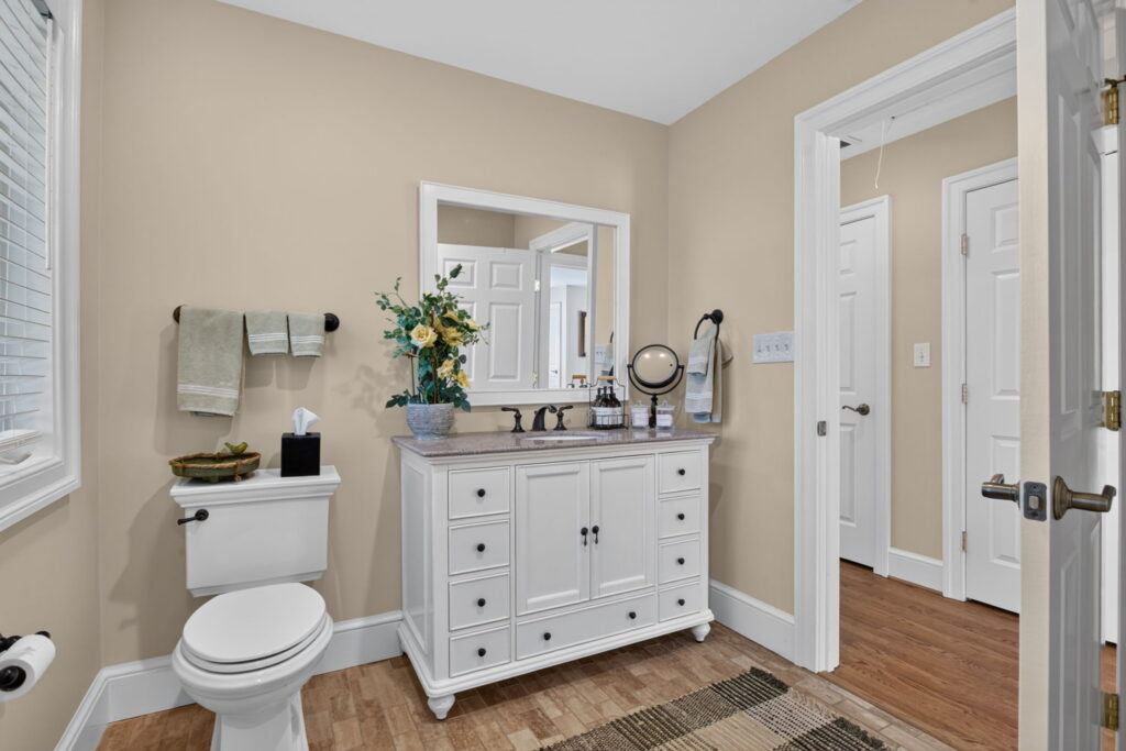 98-web-or-mls-36-hall-farm-dr